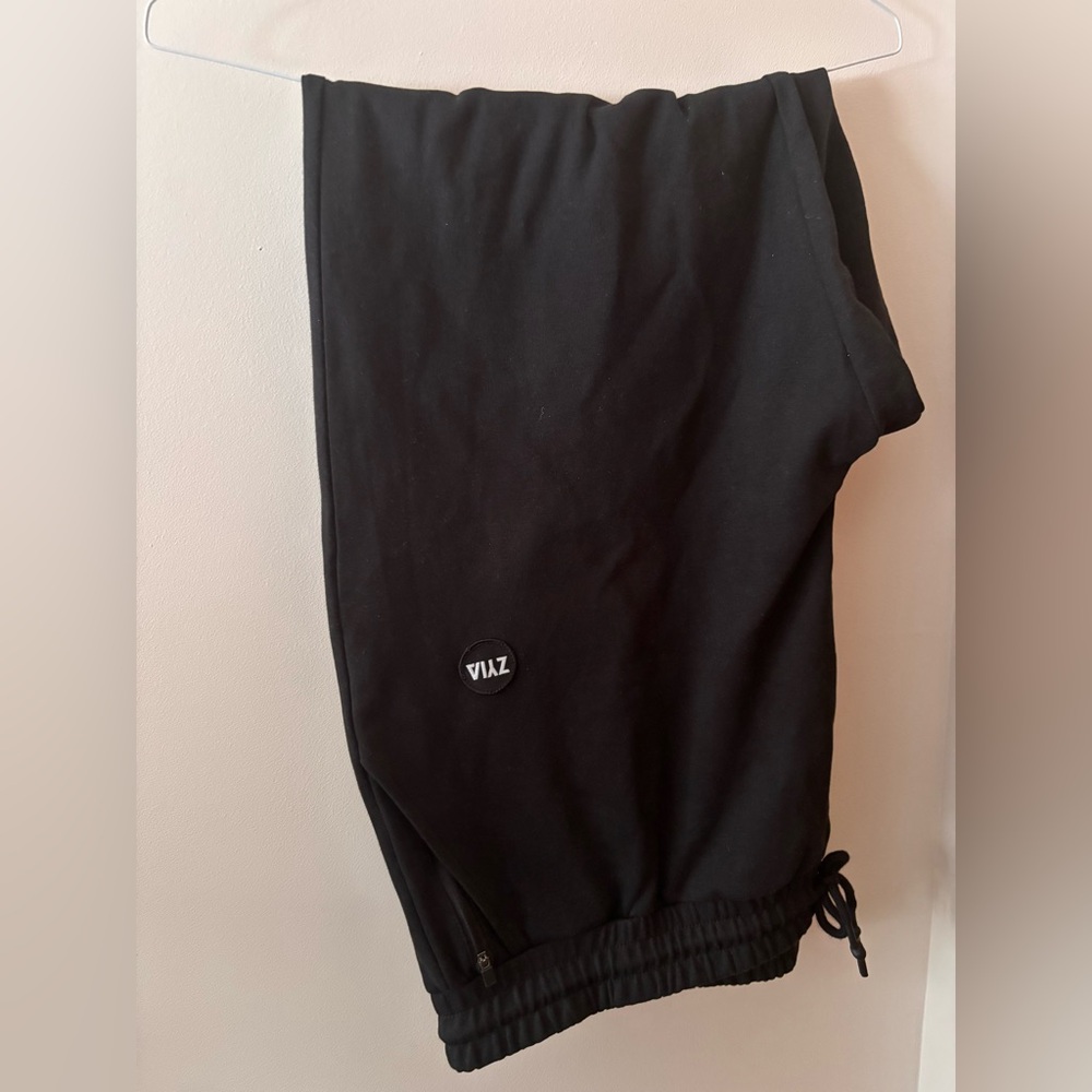 Zyia Men's Black Resolve Joggers